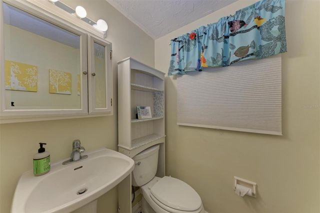 2886 WOOD STREET, Sarasota, FL 34237