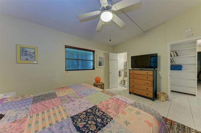 2886 WOOD STREET, Sarasota, FL 34237