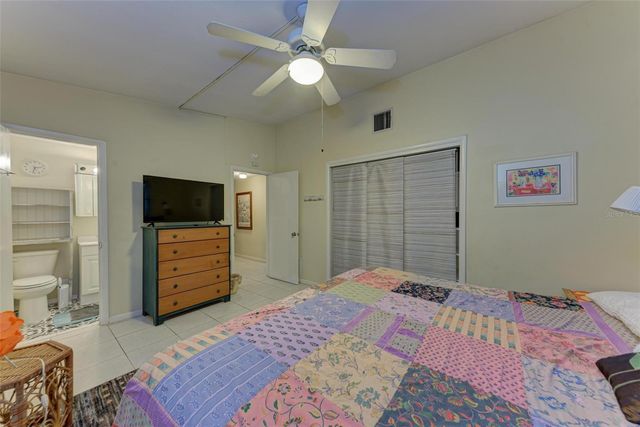 2886 WOOD STREET, Sarasota, FL 34237