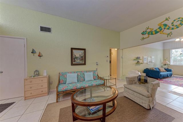 2886 WOOD STREET, Sarasota, FL 34237