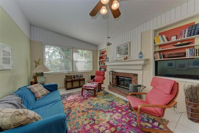 2886 WOOD STREET, Sarasota, FL 34237