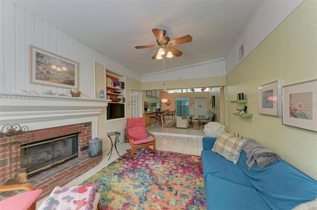 2886 WOOD STREET, Sarasota, FL 34237