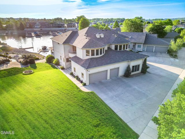 1408 Riverwood Drive, Bismarck, ND 58504 property photo
