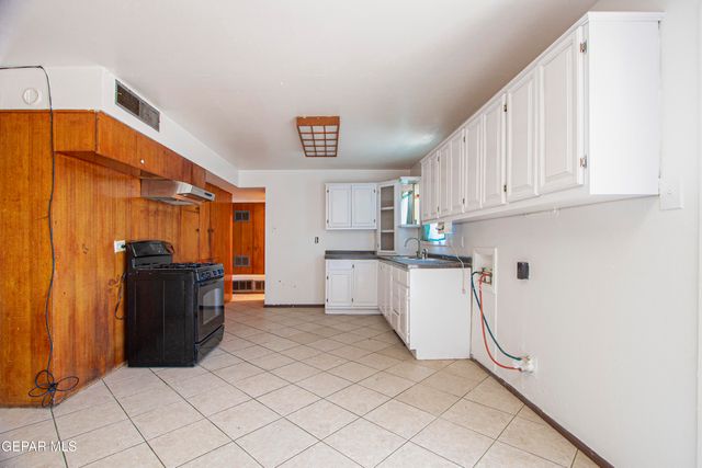 5828 FLOUNDER, El Paso, TX 79924