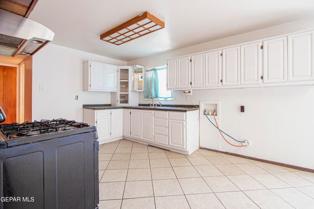 5828 FLOUNDER, El Paso, TX 79924