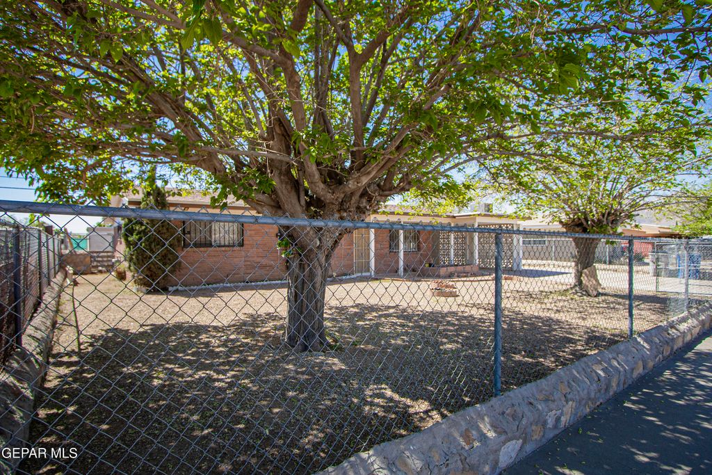 5828 FLOUNDER, El Paso, TX 79924