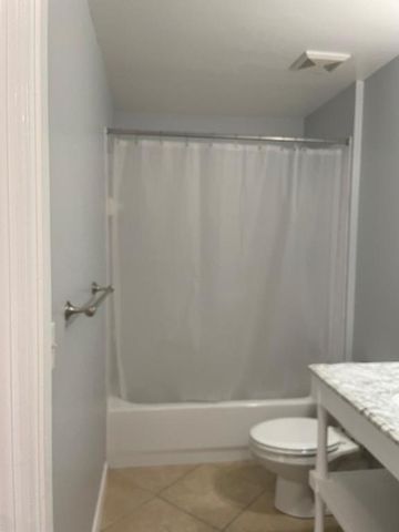 2080 Greenview Shores Boulevard 413, Wellington, FL 33414