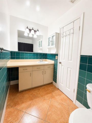 5202 El Claro Circle, West Palm Beach, FL 33415