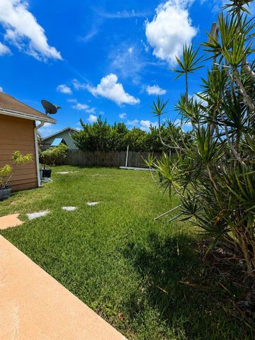 5202 El Claro Circle, West Palm Beach, FL 33415