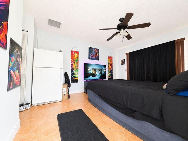 5202 El Claro Circle, West Palm Beach, FL 33415
