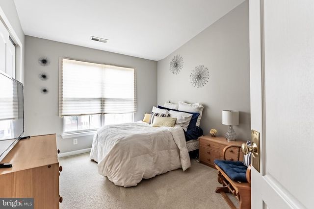 43738 CLEMENS TER, Ashburn, VA 20147