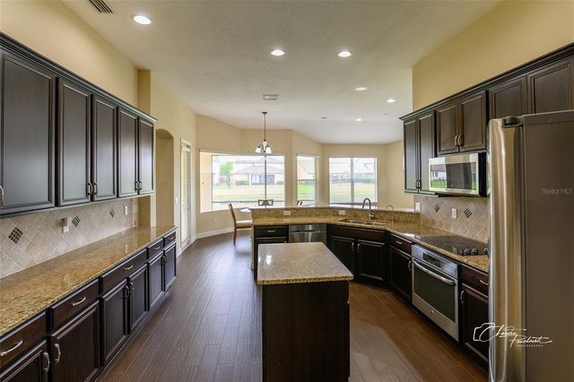 19305 YELLOW CLOVER DRIVE, Tampa, FL 33647