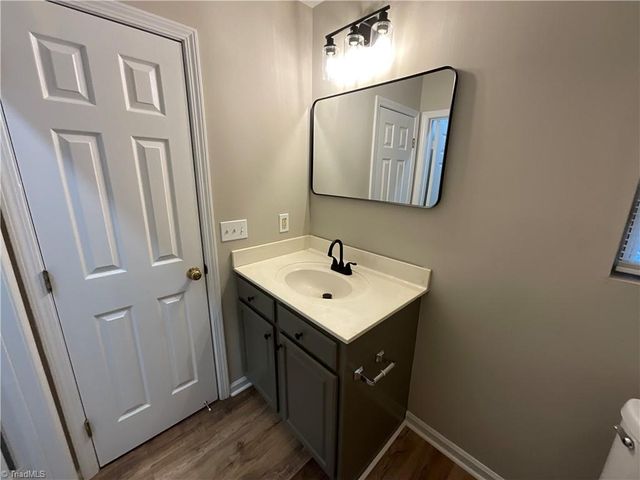 1019 N Manor Drive, High Point, NC 27260