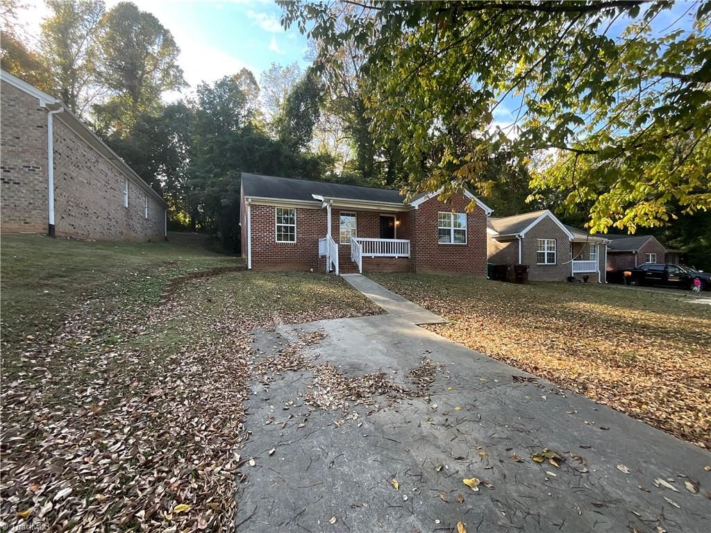 1019 N Manor Drive, High Point, NC 27260