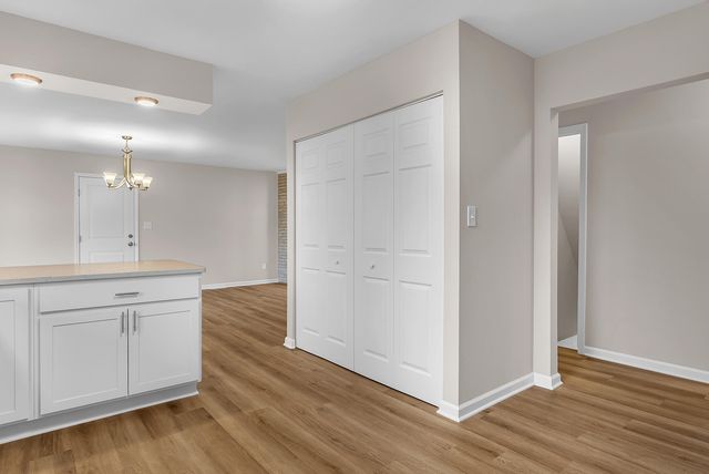 7601 Washington Court, Merrillville, IN 46410