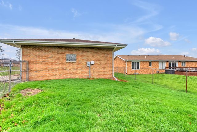 7601 Washington Court, Merrillville, IN 46410