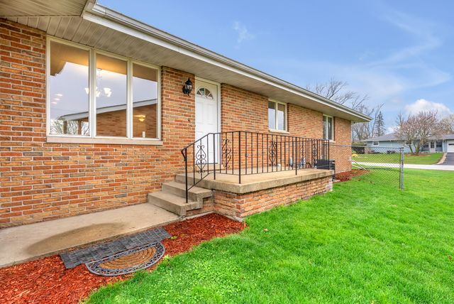7601 Washington Court, Merrillville, IN 46410