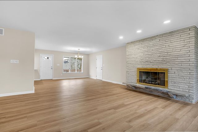 7601 Washington Court, Merrillville, IN 46410