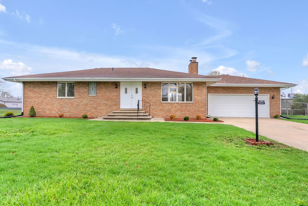 7601 Washington Court, Merrillville, IN 46410