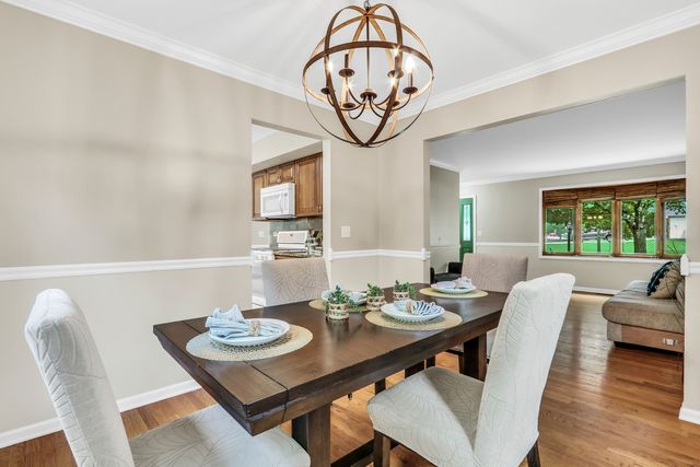 400 Cross Arm Drive, Grayslake, IL 60030
