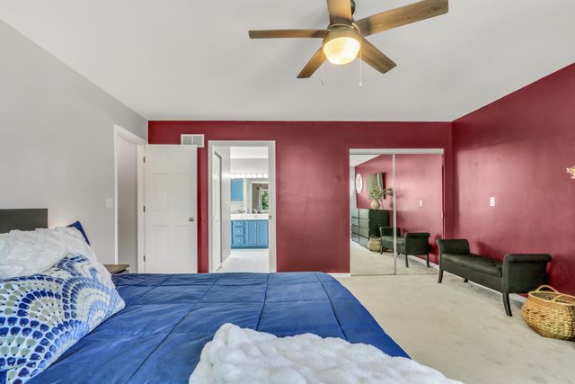 400 Cross Arm Drive, Grayslake, IL 60030