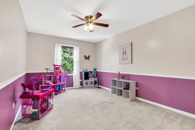 400 Cross Arm Drive, Grayslake, IL 60030