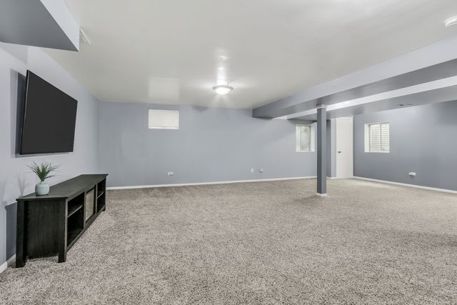 400 Cross Arm Drive, Grayslake, IL 60030