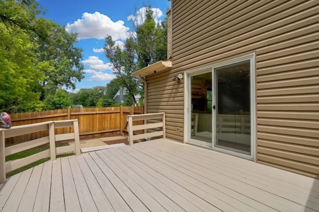 400 Cross Arm Drive, Grayslake, IL 60030