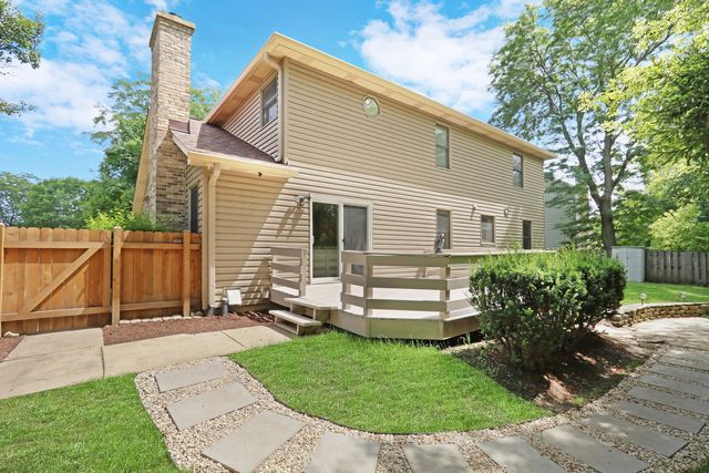 400 Cross Arm Drive, Grayslake, IL 60030