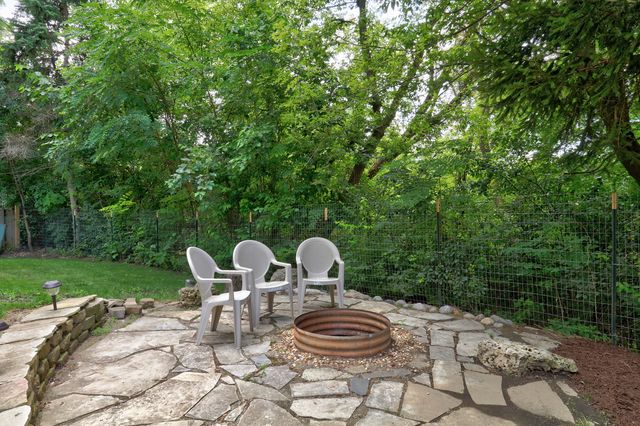 400 Cross Arm Drive, Grayslake, IL 60030