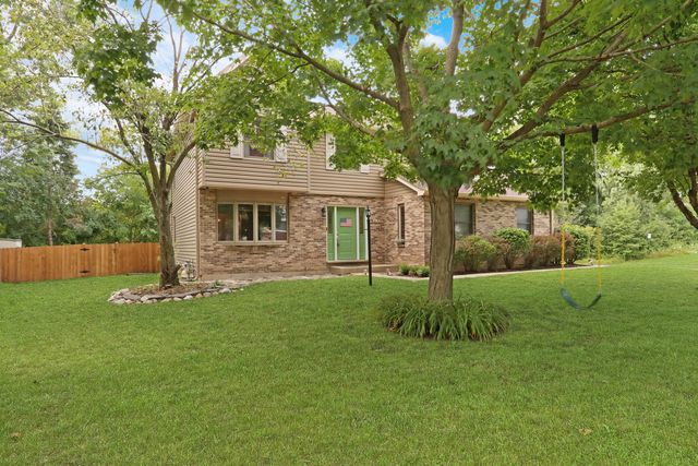 400 Cross Arm Drive, Grayslake, IL 60030
