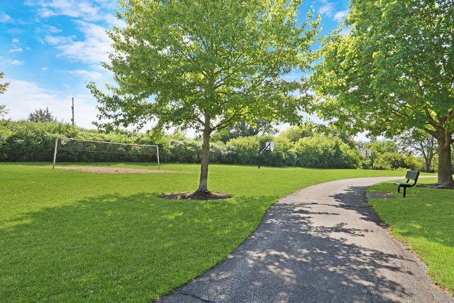 400 Cross Arm Drive, Grayslake, IL 60030