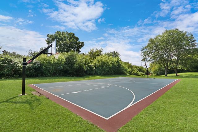 400 Cross Arm Drive, Grayslake, IL 60030