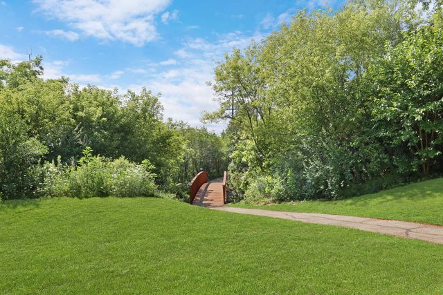 400 Cross Arm Drive, Grayslake, IL 60030