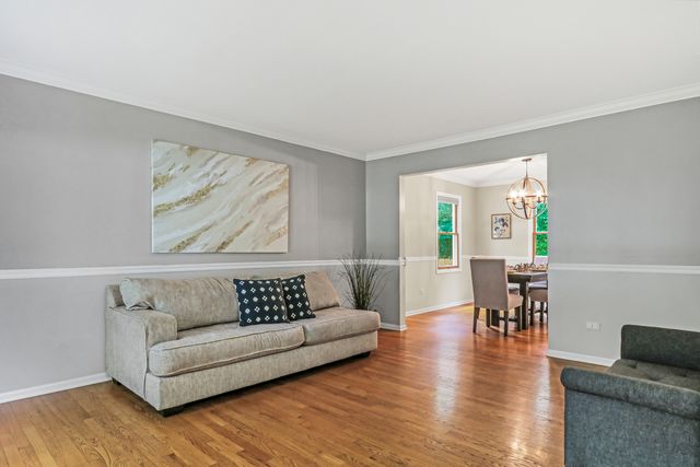 400 Cross Arm Drive, Grayslake, IL 60030