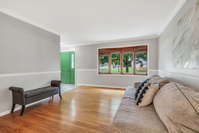 400 Cross Arm Drive, Grayslake, IL 60030