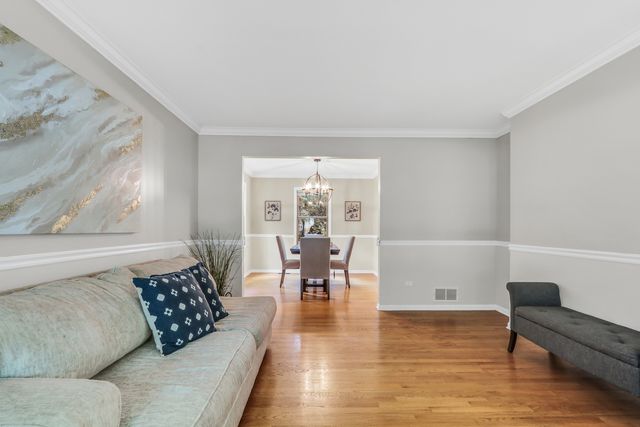 400 Cross Arm Drive, Grayslake, IL 60030