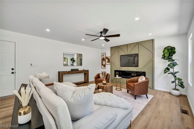 16801 Raymond, Maple Heights, OH 44137
