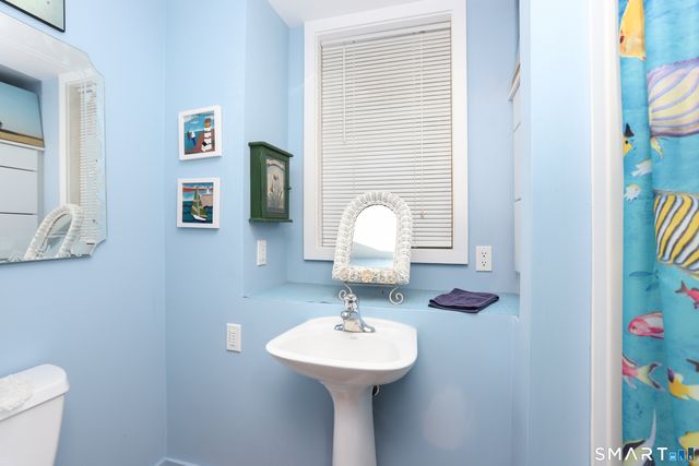 52 Jefferson Avenue, Danbury, CT 06810