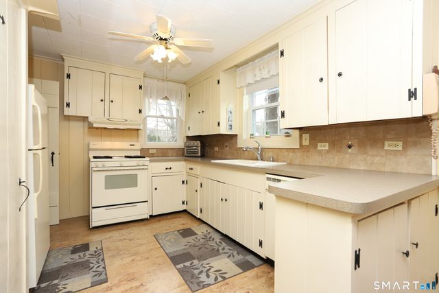 52 Jefferson Avenue, Danbury, CT 06810