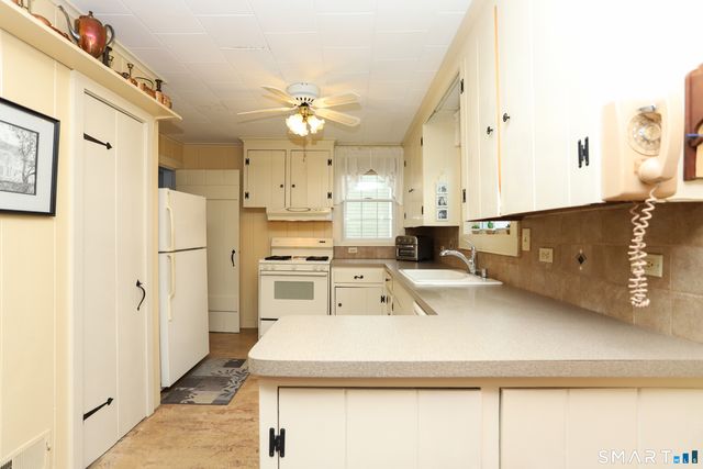 52 Jefferson Avenue, Danbury, CT 06810