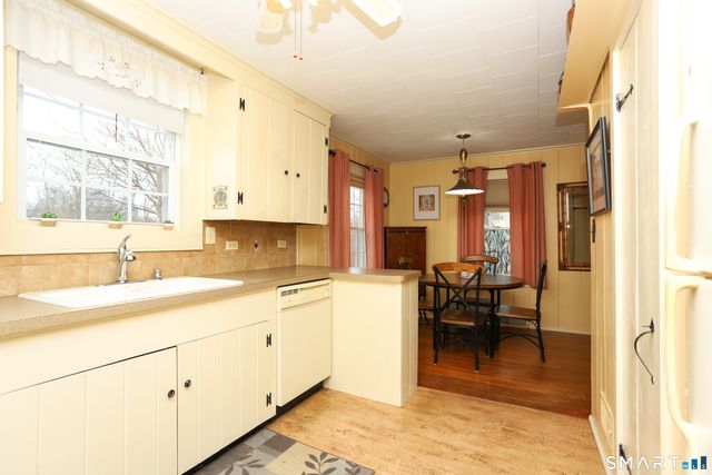 52 Jefferson Avenue, Danbury, CT 06810