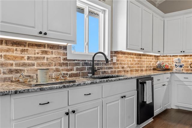 1244 Losak Road, Lorena, TX 76655