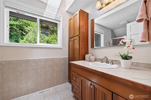 15201 162nd Avenue SE, Renton, WA 98058
