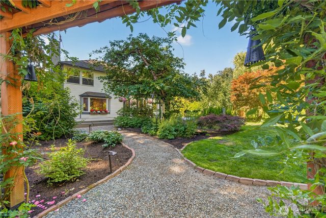 15201 162nd Avenue SE, Renton, WA 98058