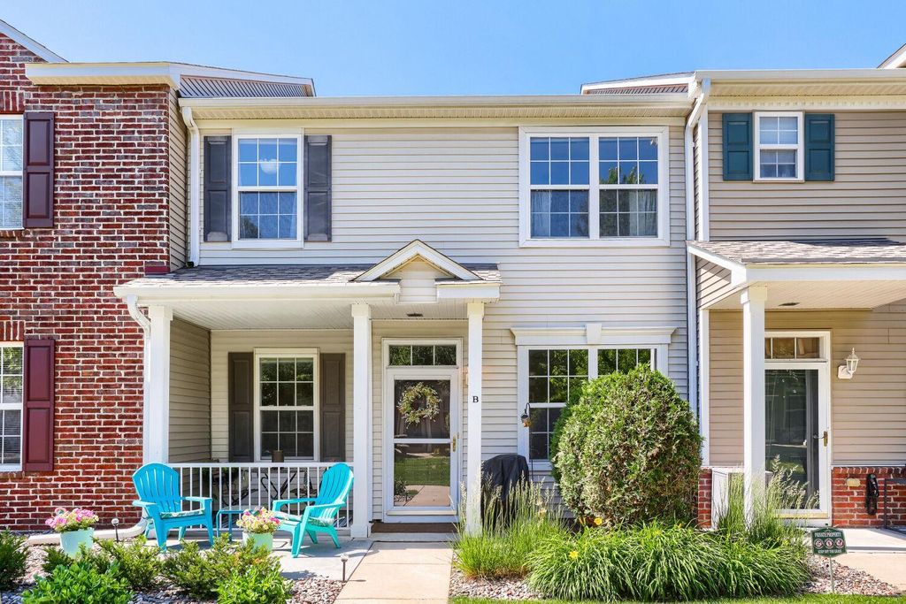 11041 Fergus Street NE B, Blaine, MN 55449