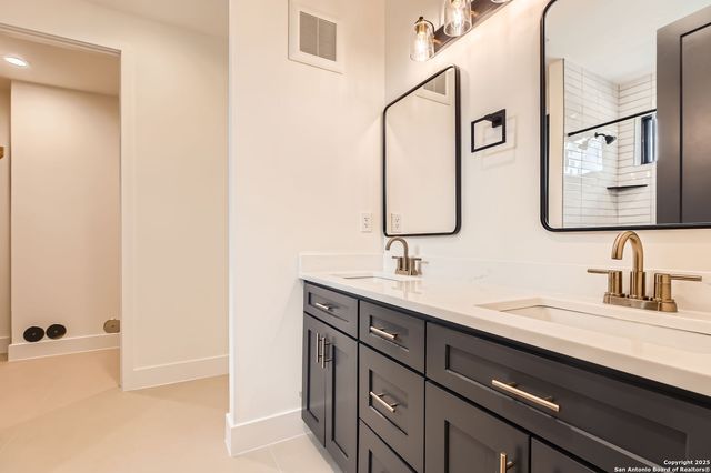 10899 S Hausman Rd 201, San Antonio, TX 78249