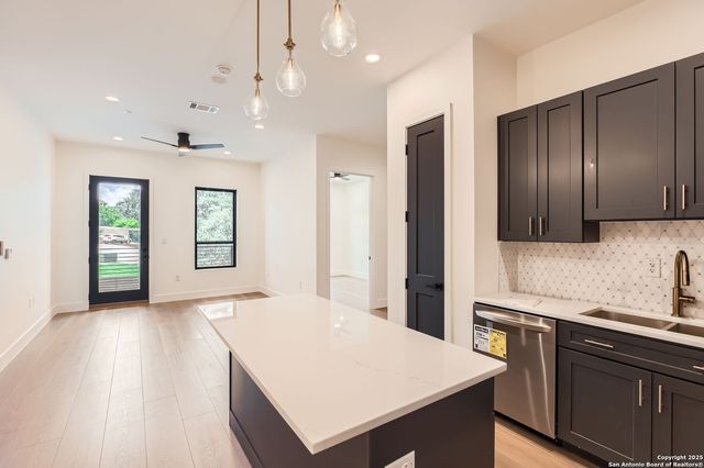 10899 S Hausman Rd 201, San Antonio, TX 78249