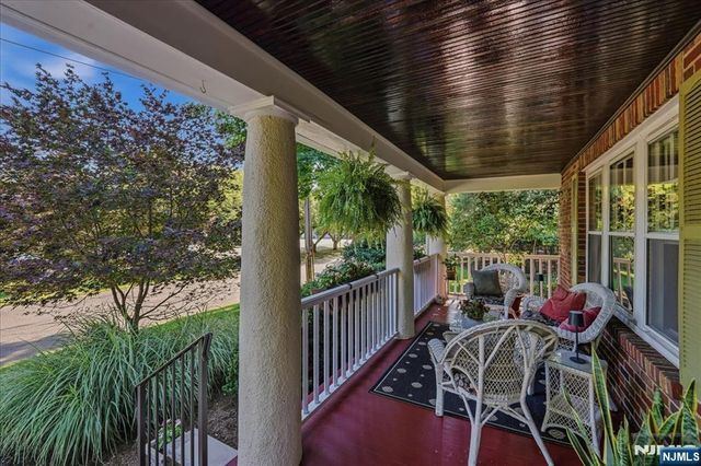 15 Short Place, Harrington Park, NJ 07640
