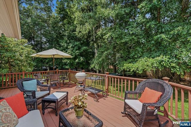 15 Short Place, Harrington Park, NJ 07640